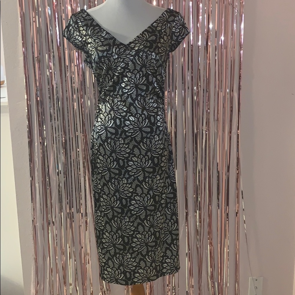 Women’s Wiggle Dress black and white size 6